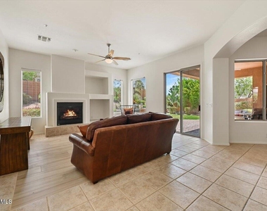 22393 N 76th Place - Photo Thumbnail 8