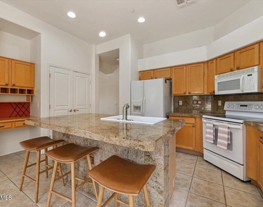 22393 N 76th Place - Photo Thumbnail 12