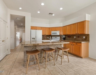 22393 N 76th Place - Photo Thumbnail 11