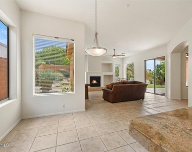 22393 N 76th Place - Photo Thumbnail 13
