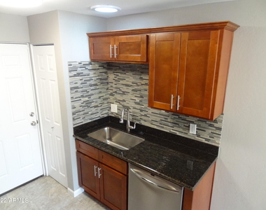 3026 E Brill Street - Photo Thumbnail 2