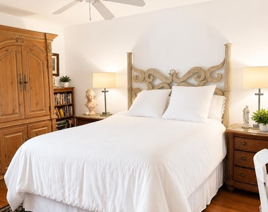 5570 Tamberlane Circle - Photo Thumbnail 5