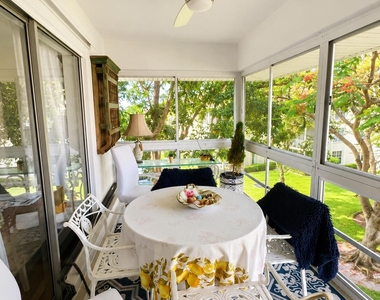 5570 Tamberlane Circle - Photo Thumbnail 12