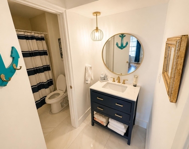 5570 Tamberlane Circle - Photo Thumbnail 18
