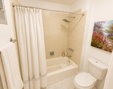 5570 Tamberlane Circle - Photo Thumbnail 15