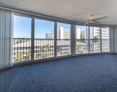 3101 Ne 47th Court - Photo Thumbnail 6