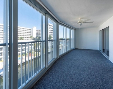 3101 Ne 47th Court - Photo Thumbnail 7