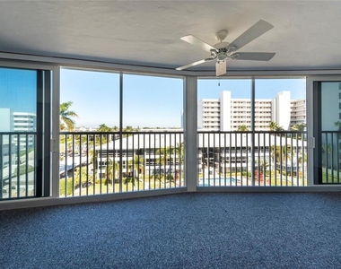 3101 Ne 47th Court - Photo Thumbnail 5