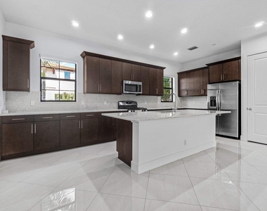 7115 Edison Place - Photo Thumbnail 20
