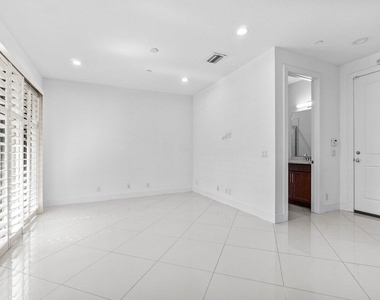 7115 Edison Place - Photo Thumbnail 8