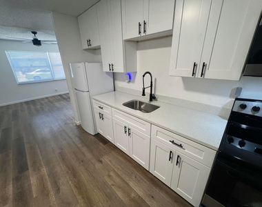 603 Clear Lake Avenue - Photo Thumbnail 5