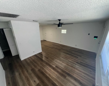 603 Clear Lake Avenue - Photo Thumbnail 2