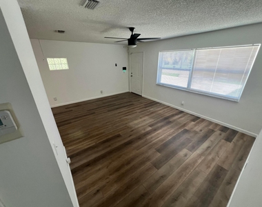 603 Clear Lake Avenue - Photo Thumbnail 1