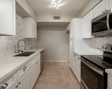 5618 S Captain Kidd Court - Photo Thumbnail 10