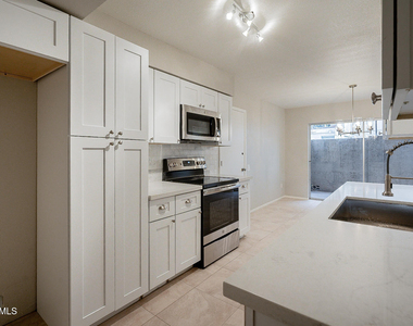 5618 S Captain Kidd Court - Photo Thumbnail 13