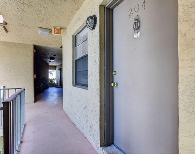 2141 Ne 42nd Street - Photo Thumbnail 3