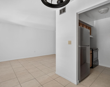 2141 Ne 42nd Street - Photo Thumbnail 7
