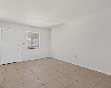 2141 Ne 42nd Street - Photo Thumbnail 6