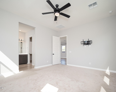 18161 W Windmere Drive - Photo Thumbnail 13