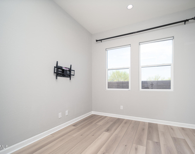 18161 W Windmere Drive - Photo Thumbnail 16