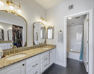 1747 E Northern Avenue - Photo Thumbnail 14