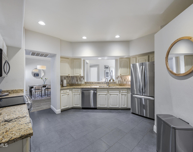 1747 E Northern Avenue - Photo Thumbnail 6