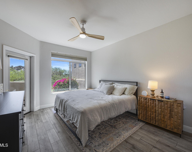 1747 E Northern Avenue - Photo Thumbnail 11