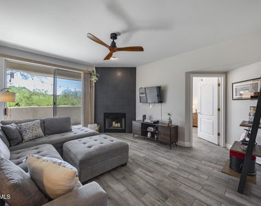 1747 E Northern Avenue - Photo Thumbnail 9