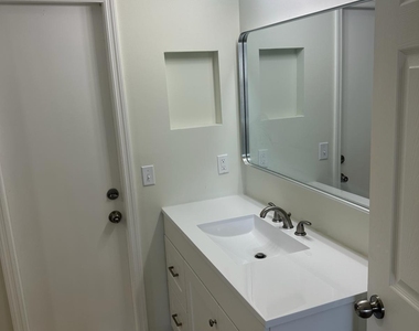 2150 Sw Biella Avenue - Photo Thumbnail 18