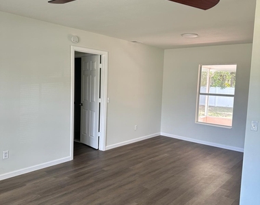 2150 Sw Biella Avenue - Photo Thumbnail 15