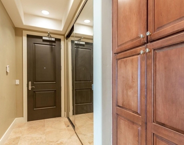 2211 E Camelback Road - Photo Thumbnail 3