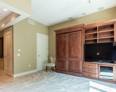 2211 E Camelback Road - Photo Thumbnail 4