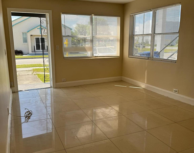 3734 Avenue S - Photo Thumbnail 4