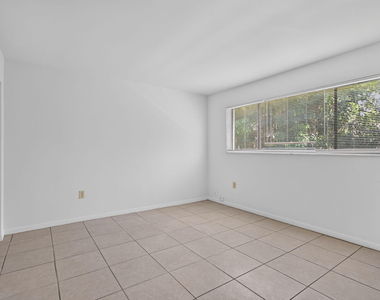 2141 Ne 42nd Street - Photo Thumbnail 10