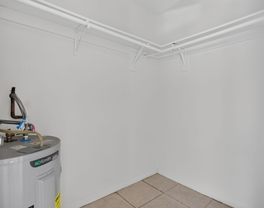 2141 Ne 42nd Street - Photo Thumbnail 14