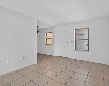 2141 Ne 42nd Street - Photo Thumbnail 5