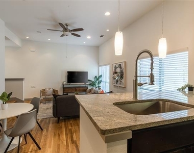 5017 Manett Street - Photo Thumbnail 6