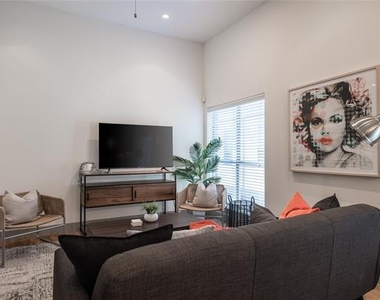 5017 Manett Street - Photo Thumbnail 4