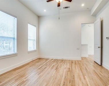 5017 Manett Street - Photo Thumbnail 11