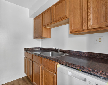 2141 Ne 42nd Street - Photo Thumbnail 9