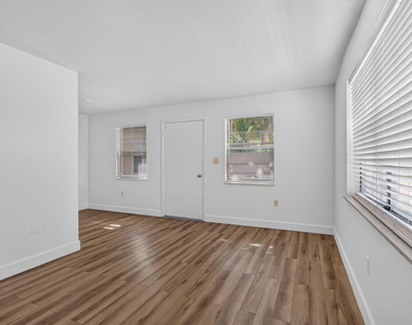 2141 Ne 42nd Street - Photo Thumbnail 5