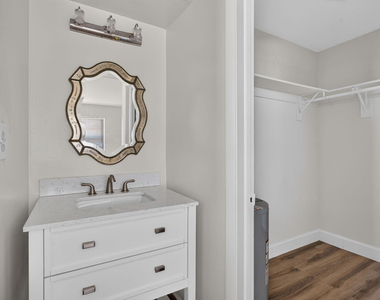 2141 Ne 42nd Street - Photo Thumbnail 14