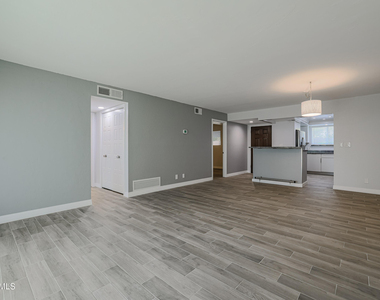 3640 N 70th Street - Photo Thumbnail 6