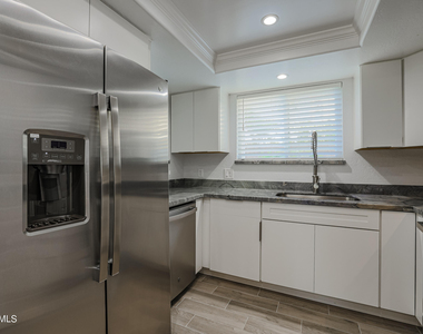 3640 N 70th Street - Photo Thumbnail 11