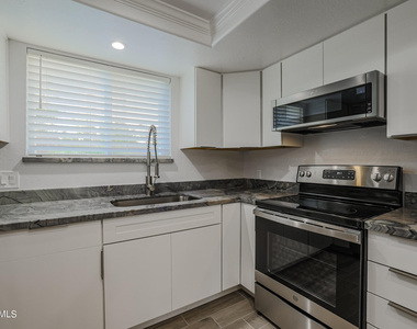 3640 N 70th Street - Photo Thumbnail 10