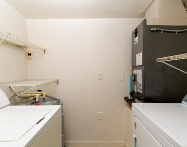 281 Sw Palm Drive - Photo Thumbnail 9