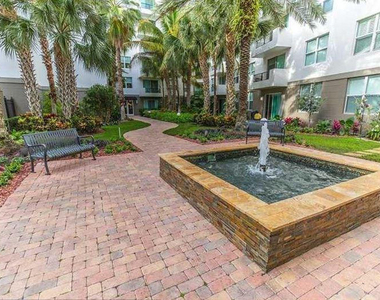 2421 Ne 65th Street - Photo Thumbnail 14