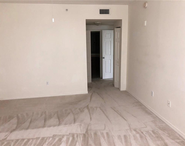 2421 Ne 65th Street - Photo Thumbnail 6
