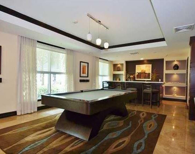 2421 Ne 65th Street - Photo Thumbnail 10
