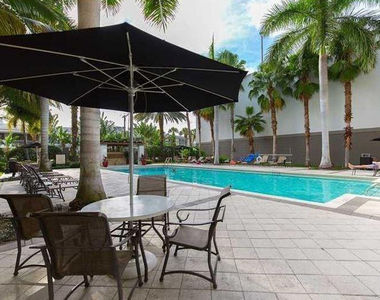 2421 Ne 65th Street - Photo Thumbnail 16